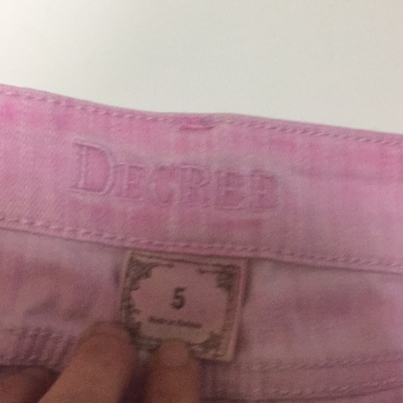 Decree pink distressed jean shorts - Picture 5 of 5